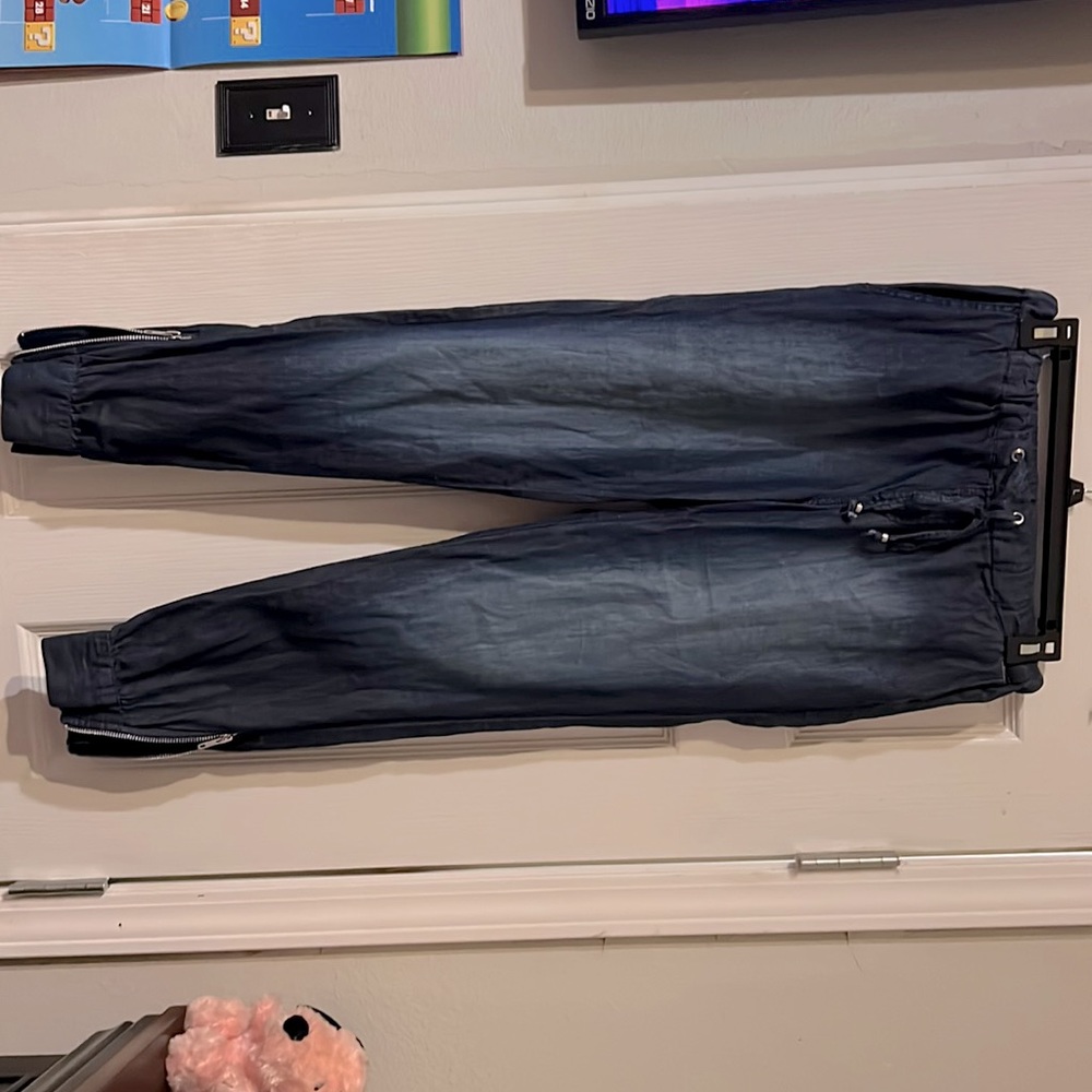 Guess capris